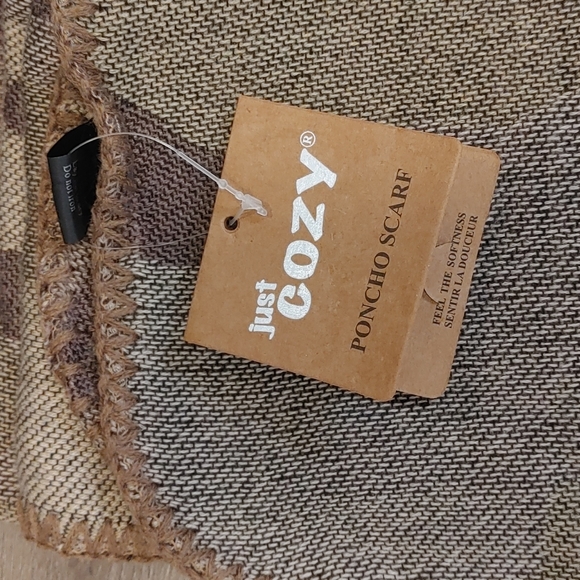 Pancho scarf l beautiful material l brand: just cozy new with tag l camo l fall - Picture 2 of 4